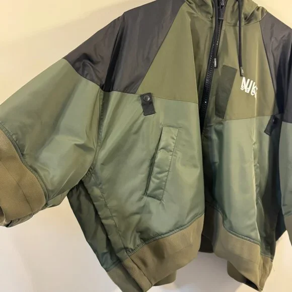 Nike x Sacai Women's Full-zip Hooded Jacket in Cargo Khaki Sz L